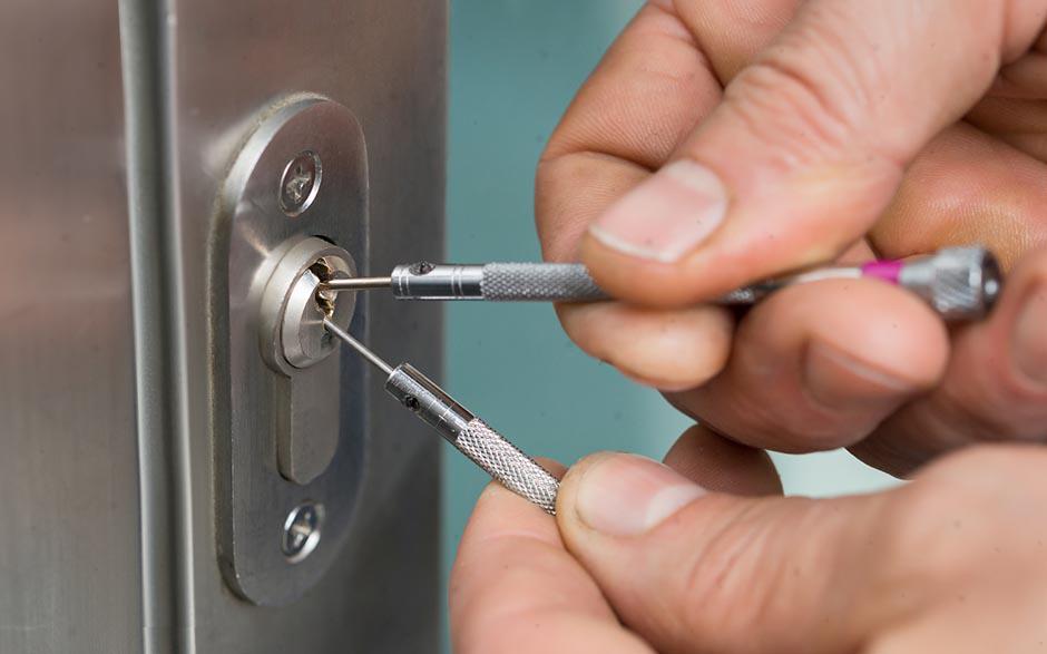 service serrurier prix changement serrure Paris 3